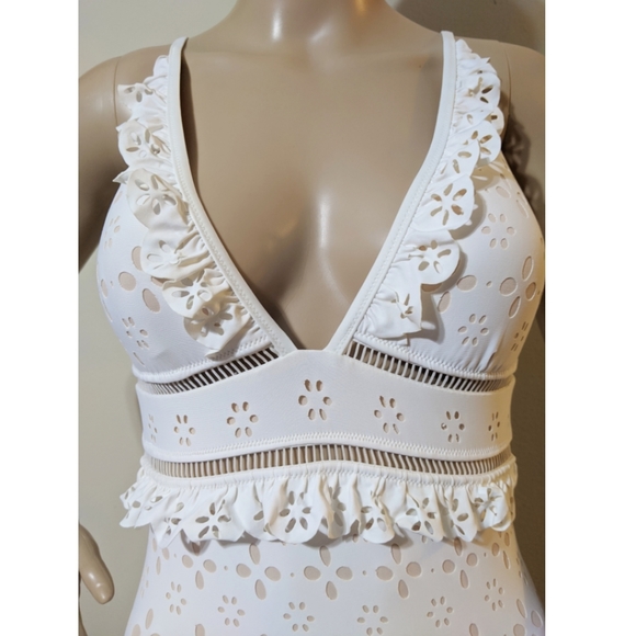 🚫SOLD🆕NWOT JCrew Scalloped Ruffle Plugging One - Picture 2 of 8